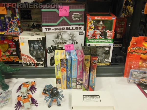 BotCon 2013   The Transformers Convention Dealer Room Image Gallery   OVER 500 Images  (100 of 582)